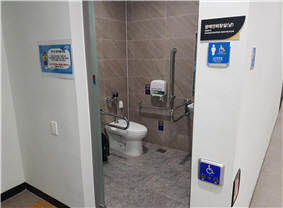 남자 화장실 사진