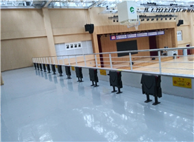 휠체어사용자 전용 관람석 사진